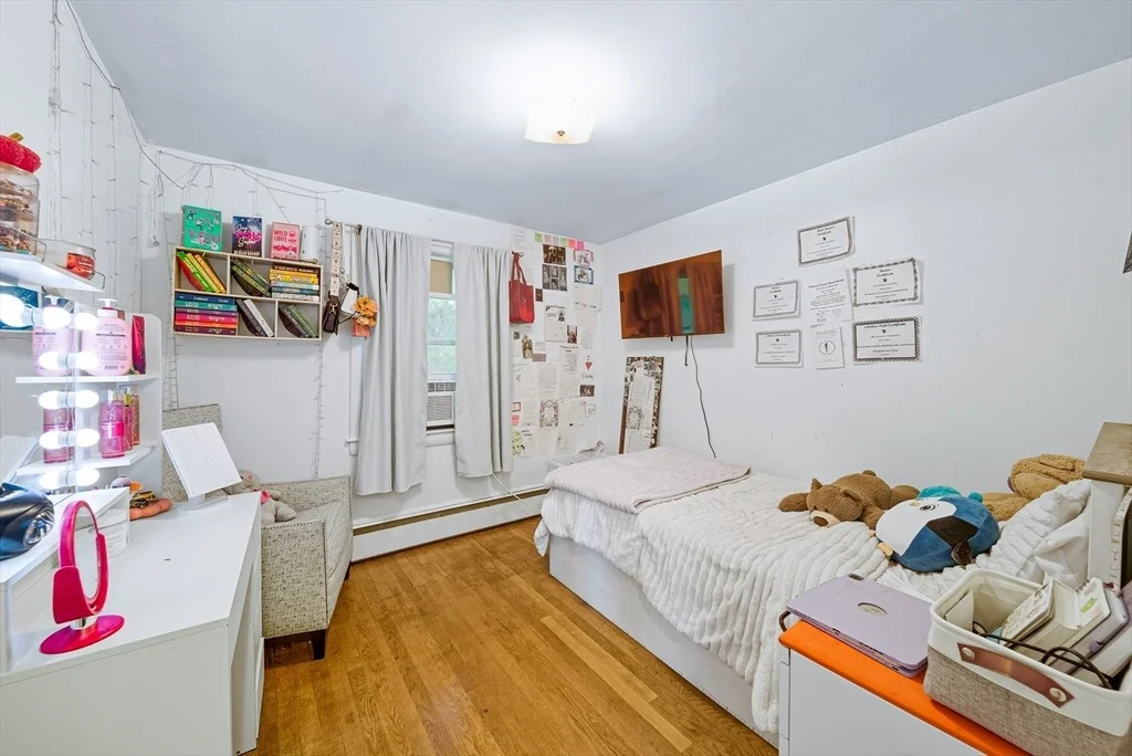Photo of 20 Oakhill Dr
