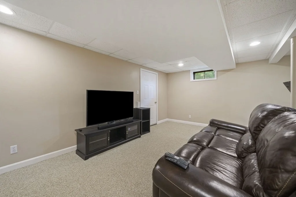 Photo of 18 Mulberry Ln