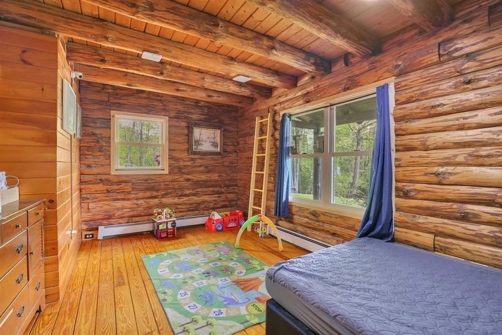 Photo of 41 Woronoco Rd