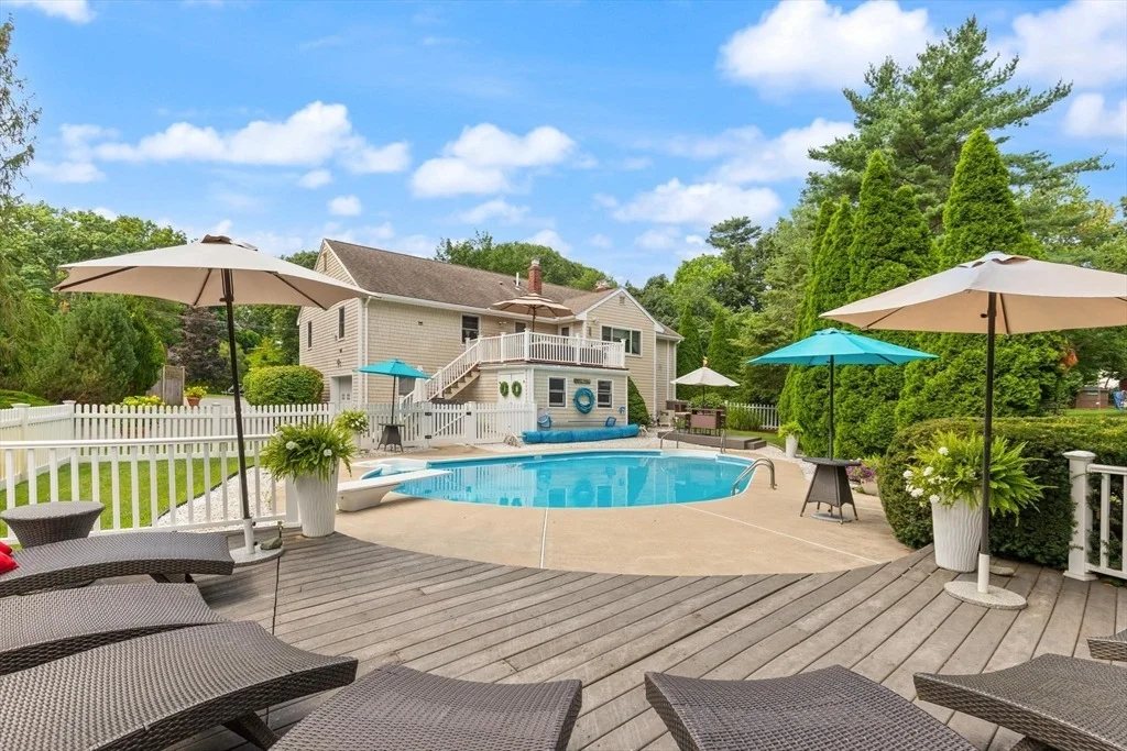 Photo of 71 Poulos Rd