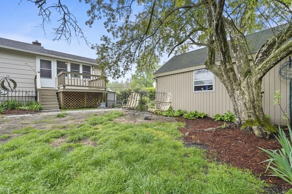 Photo of 11 Huron Dr