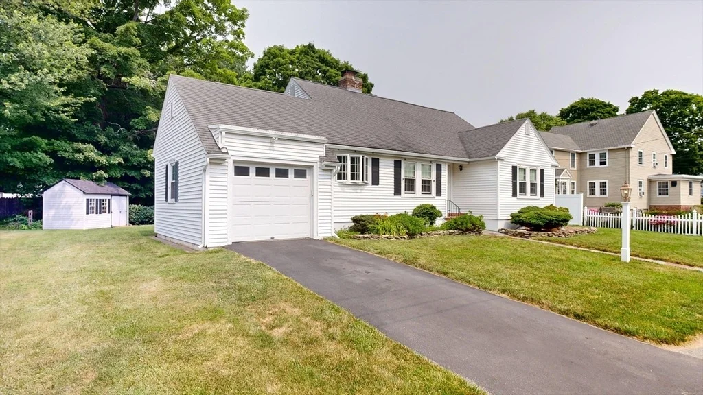 Photo of 6 Maple Circle