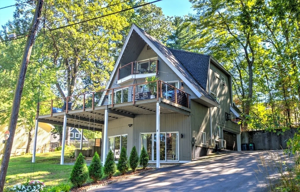 Photo of 8 Sandy Beach Rd