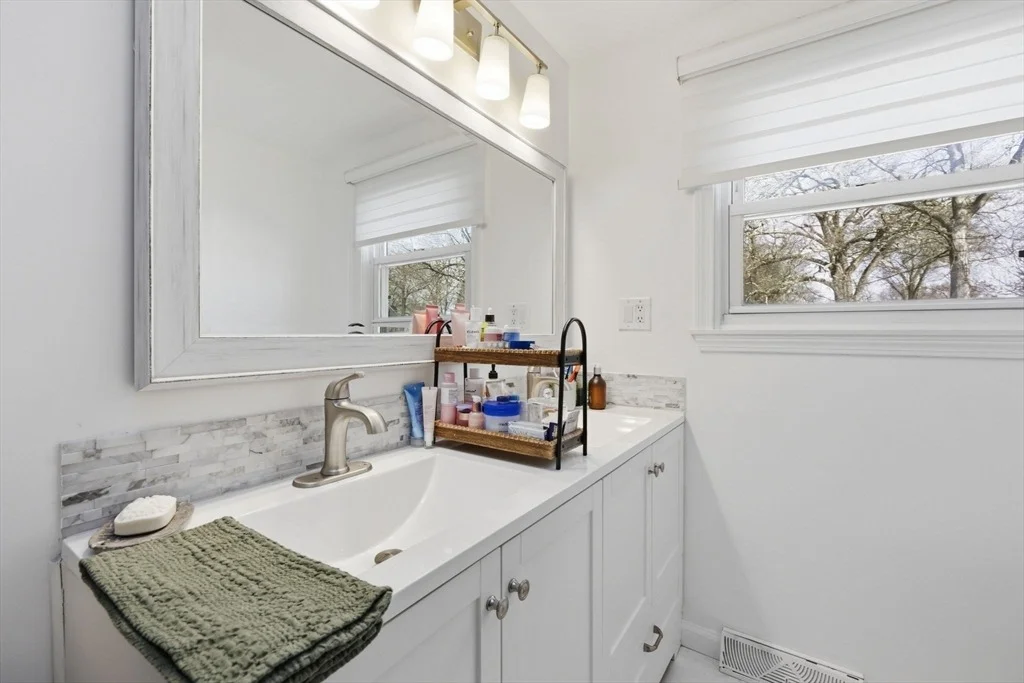 Photo of 28 Drumlin Rd