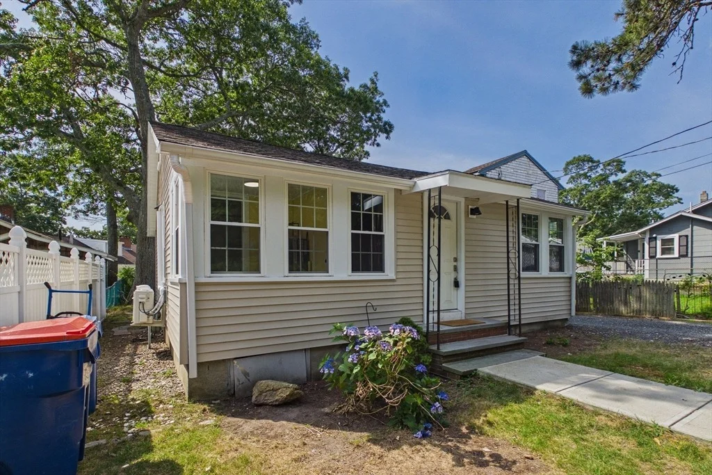 Photo of 6 Pinehurst Dr