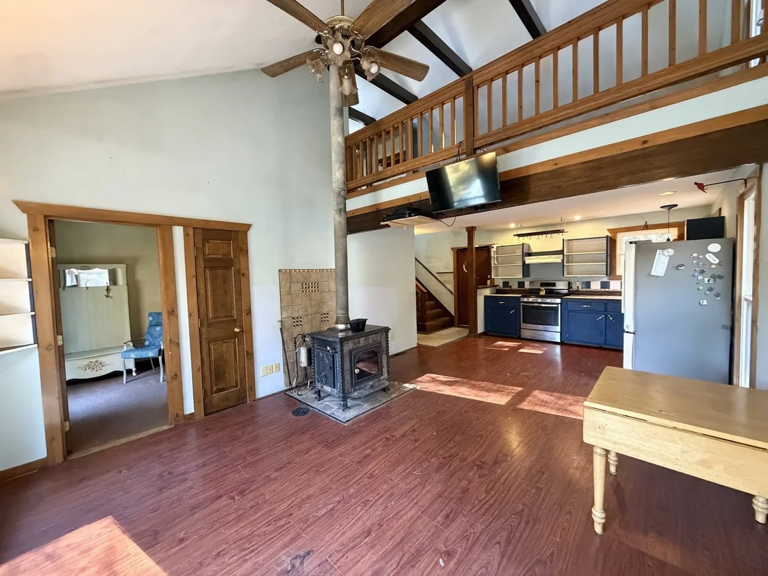 Photo of 232 River Rd