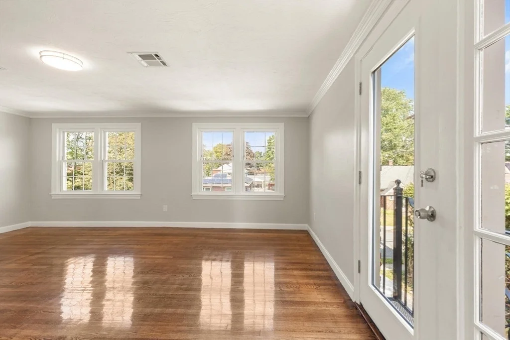 Photo of 129 Maple Ave