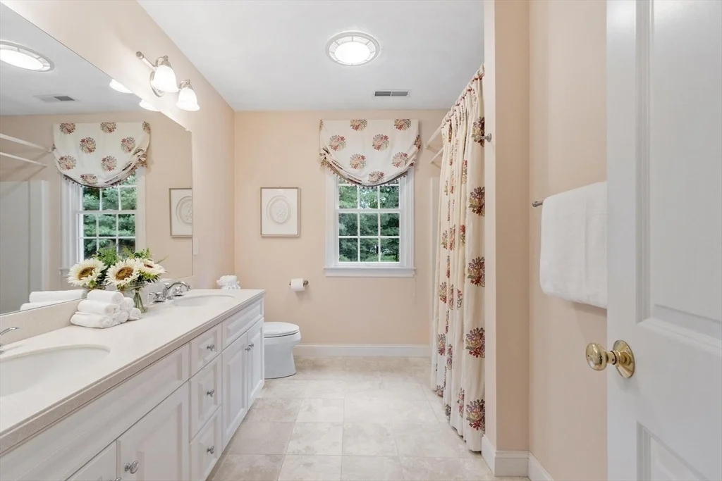 Photo of 33 Nutmeg Ln