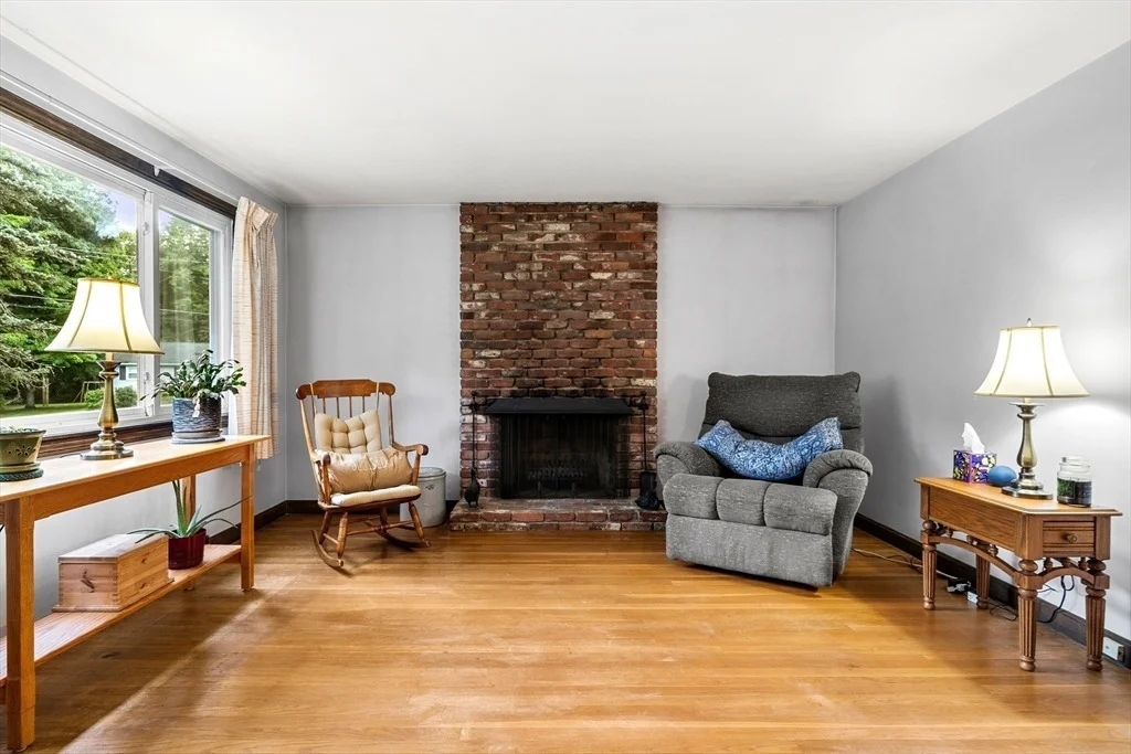 Photo of 16 Crown Rd