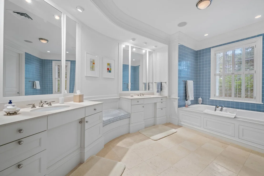 Photo of 16 Cove Point Lane