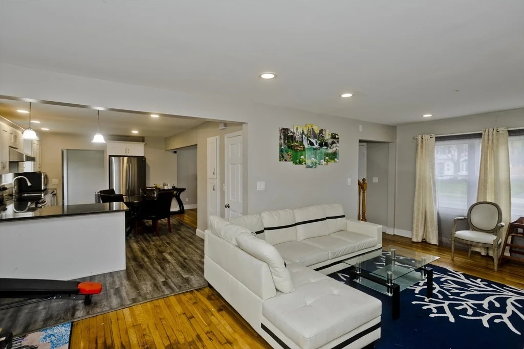 Photo of 174 Abbott St