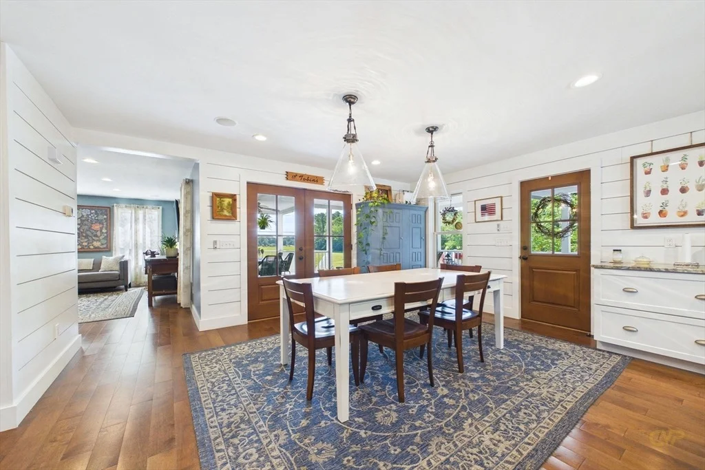 Photo of 351 County Rd
