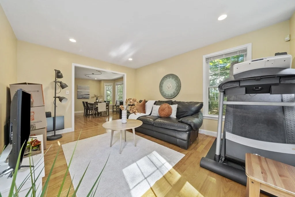 Photo of 2 Rhodes Way