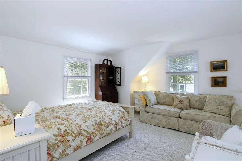 Photo of 18 Periwinkle Ln
