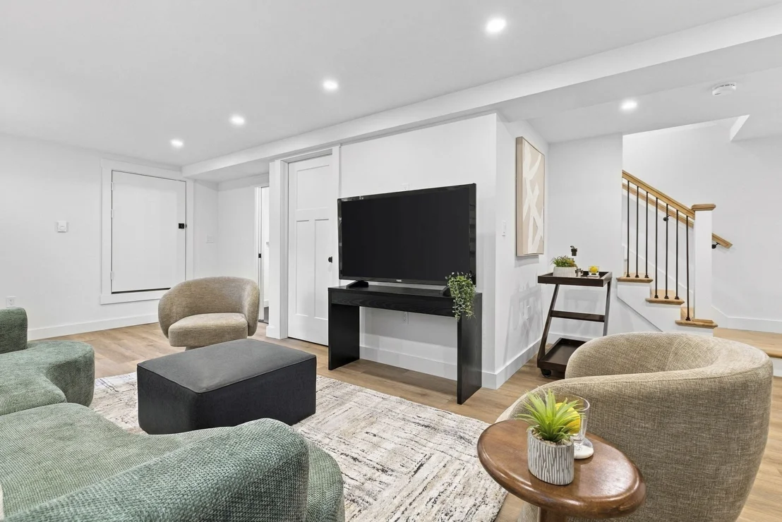 Photo of 8 Rodman Rd