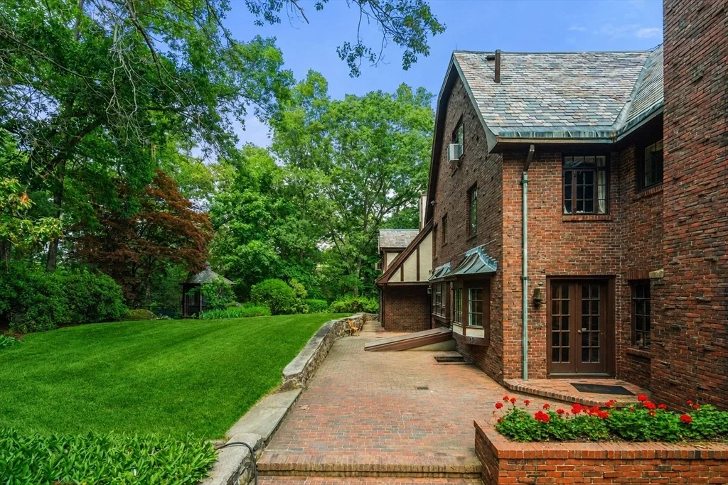 Photo of 43 Monadnock Road
