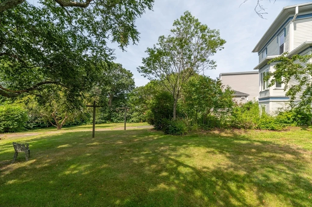 Photo of 32 Blynman Avenue
