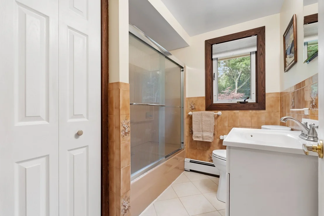 Photo of 225 Taylor Rd