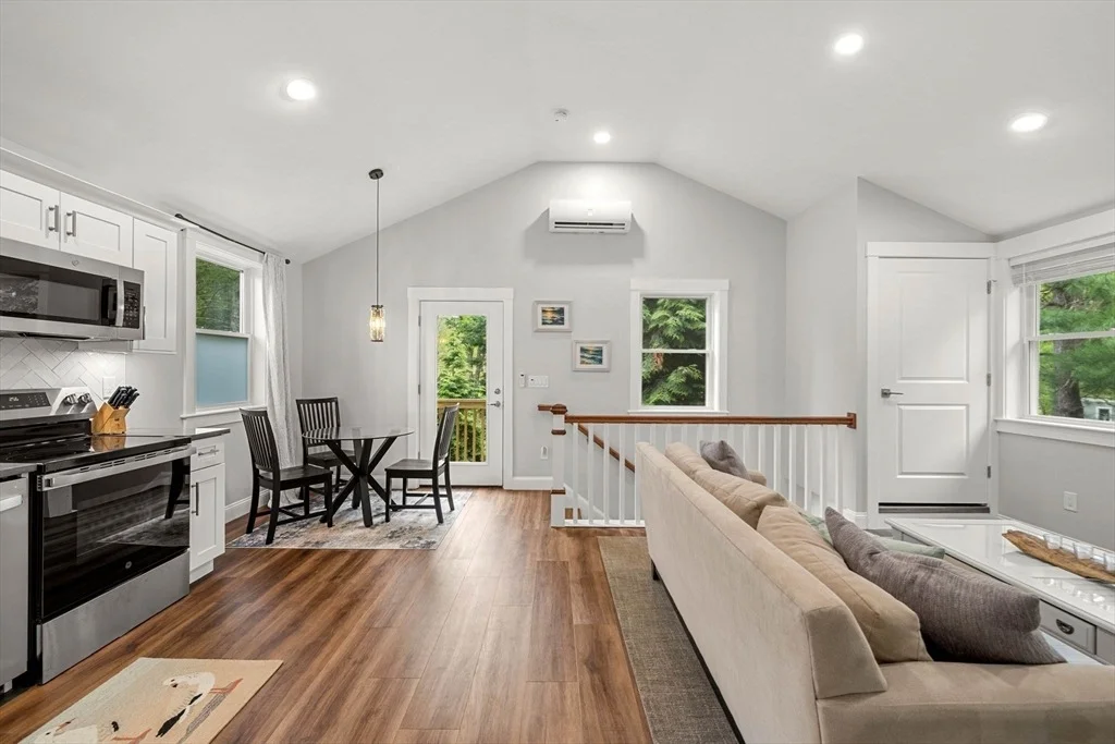 Photo of 120 Powers Rd