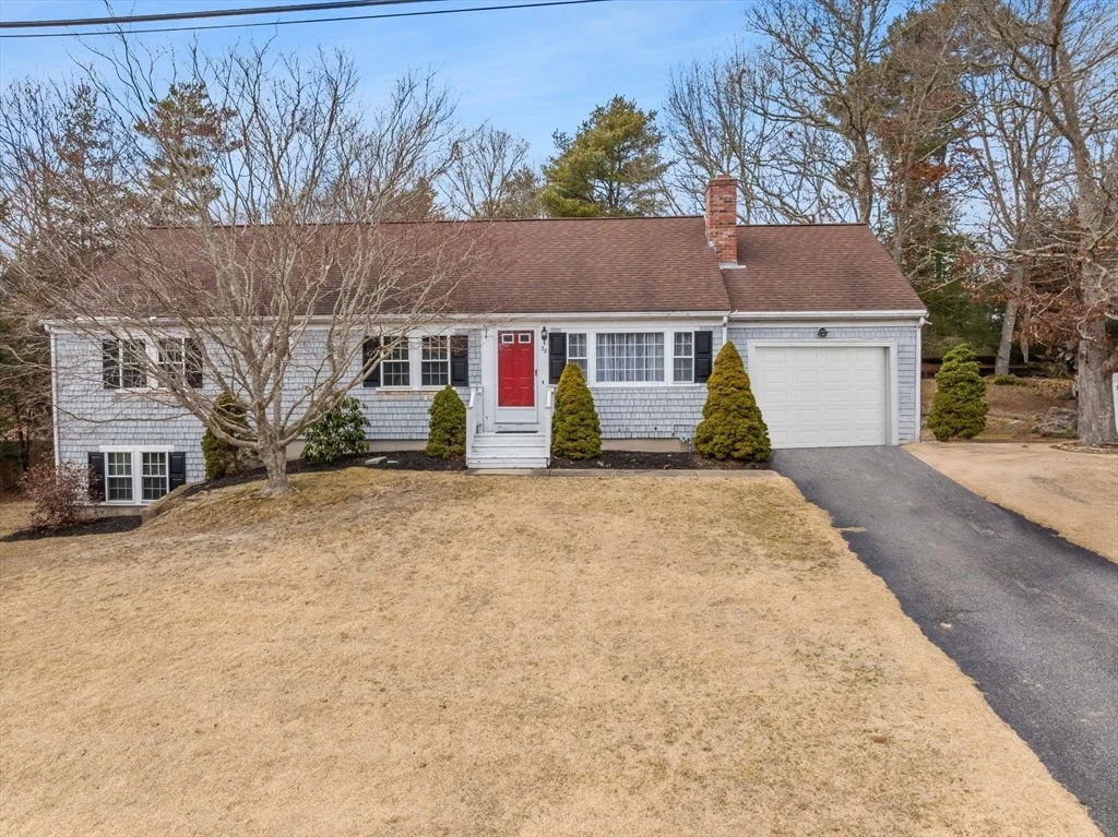 Photo of 38 Westwind Cir