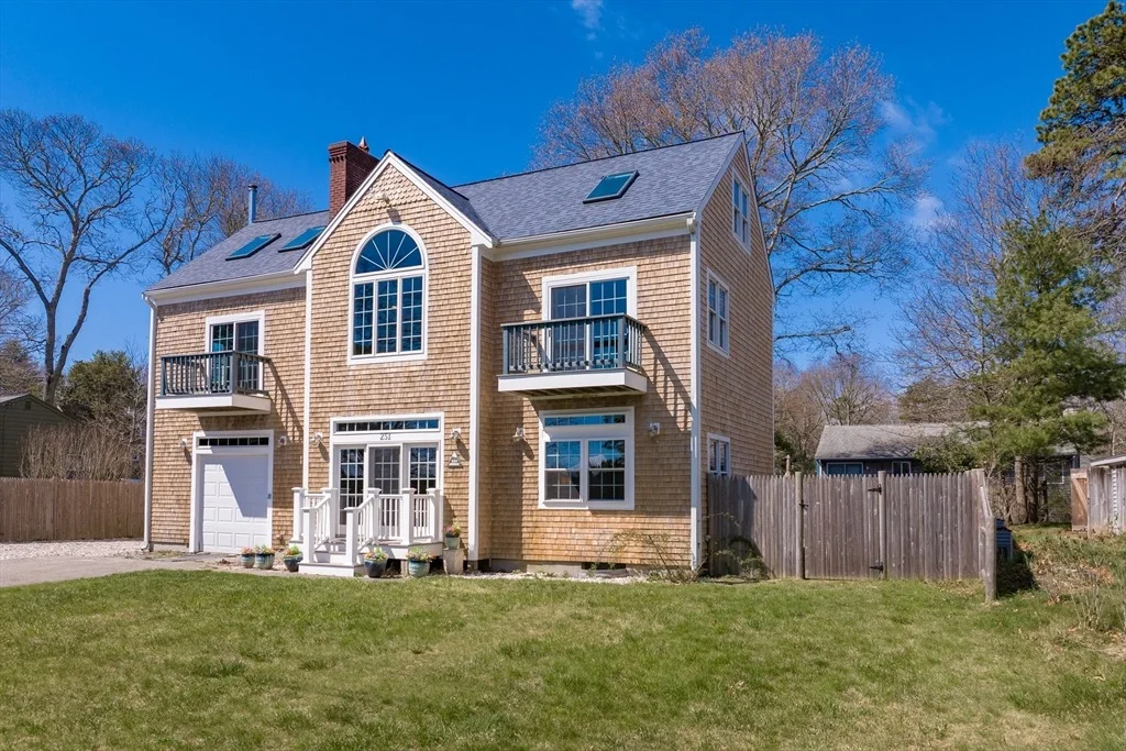 Photo of 251 Lakeside Drive