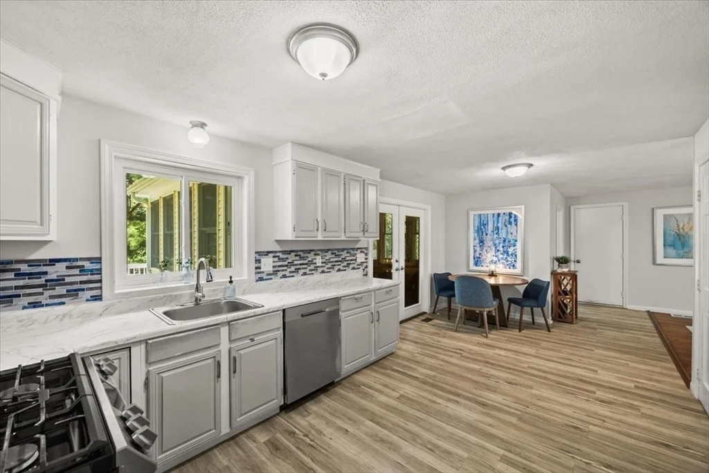 Photo of 74 Lakeview Rd