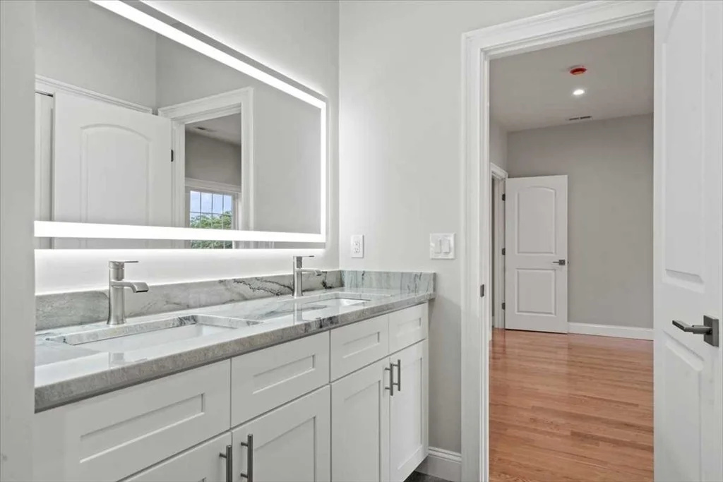 Photo of 241 Lake Ave