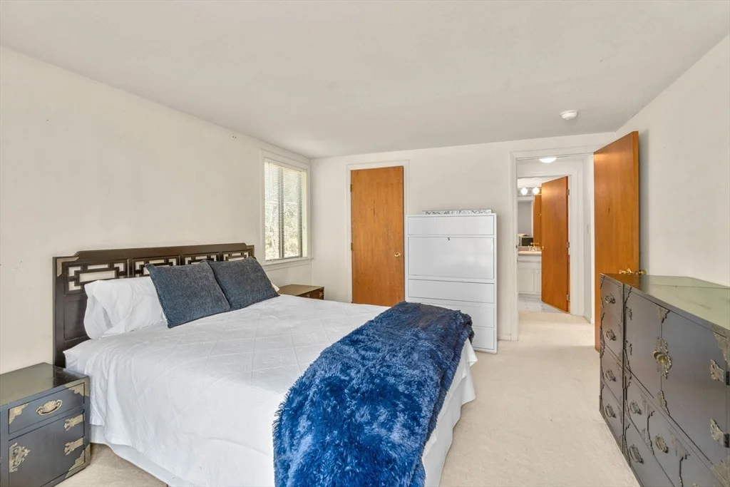 Photo of 213 Fells Pond Rd