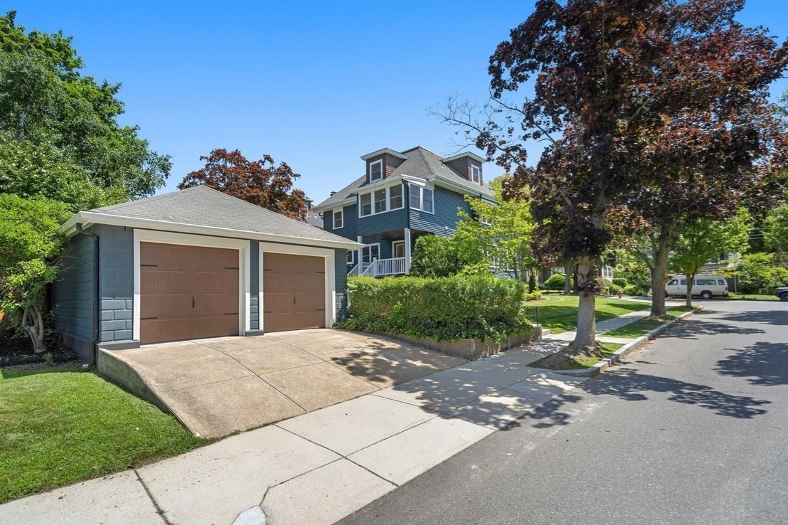 Photo of 68 Barnard Avenue