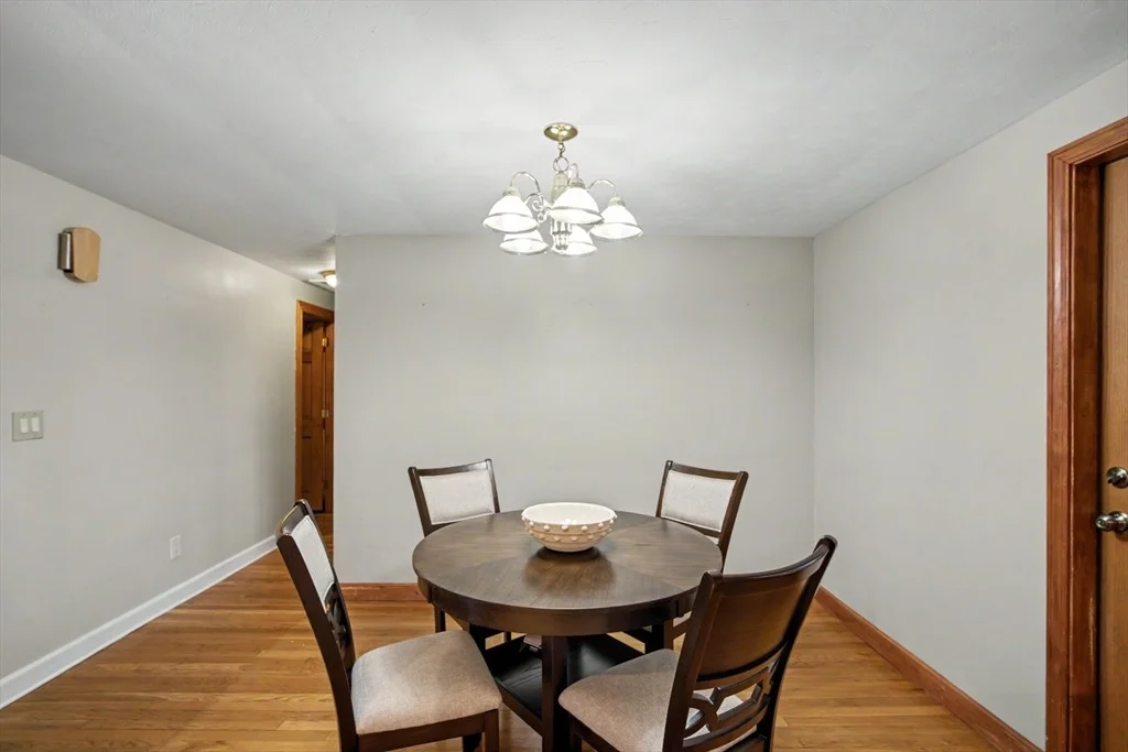 Photo of 29 Greenleaf Cir