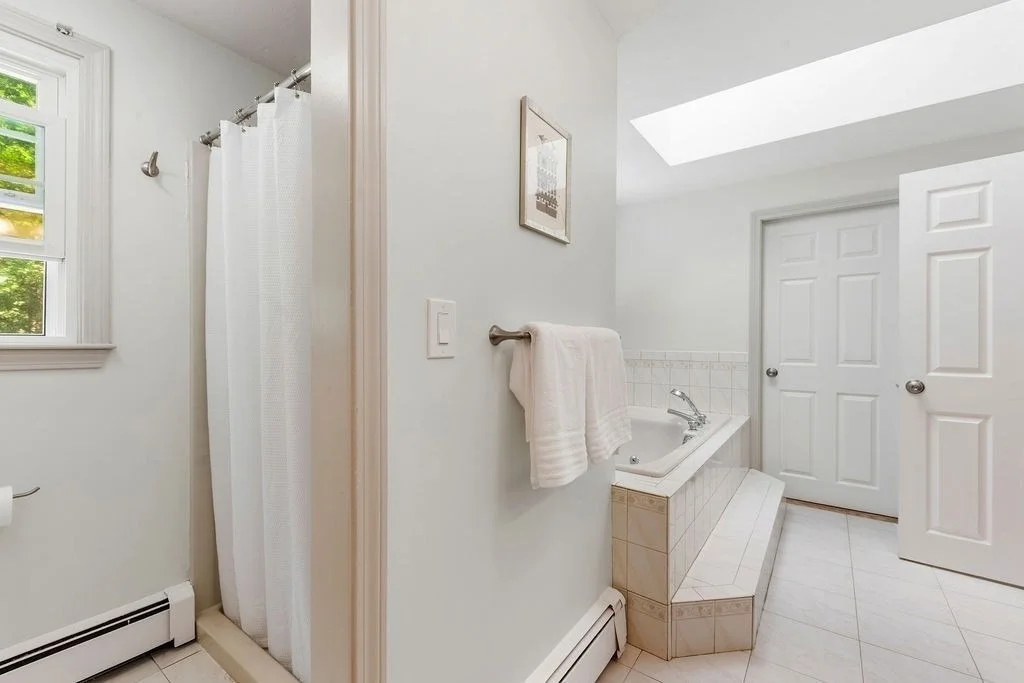 Photo of 18 Fredric Ln