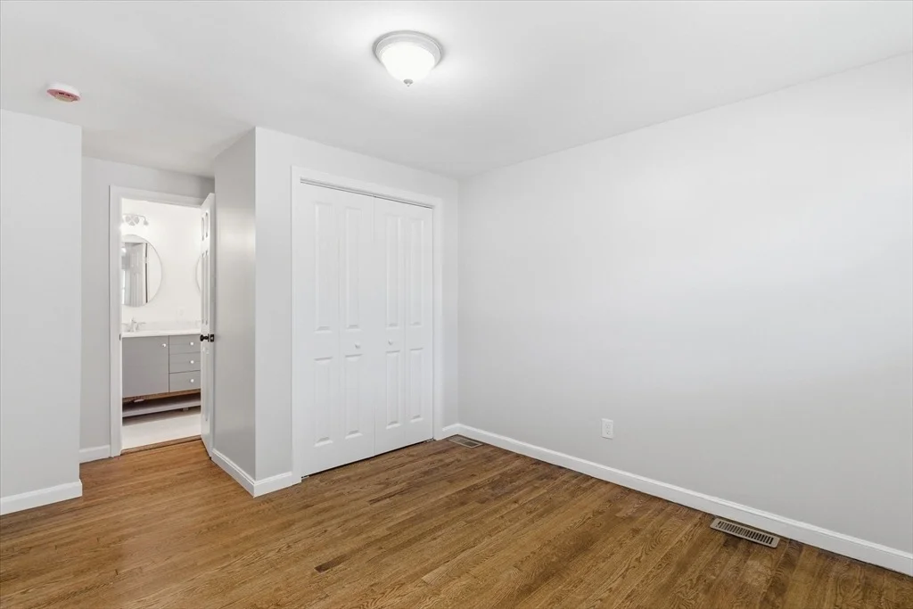 Photo of 60 Pond Ln