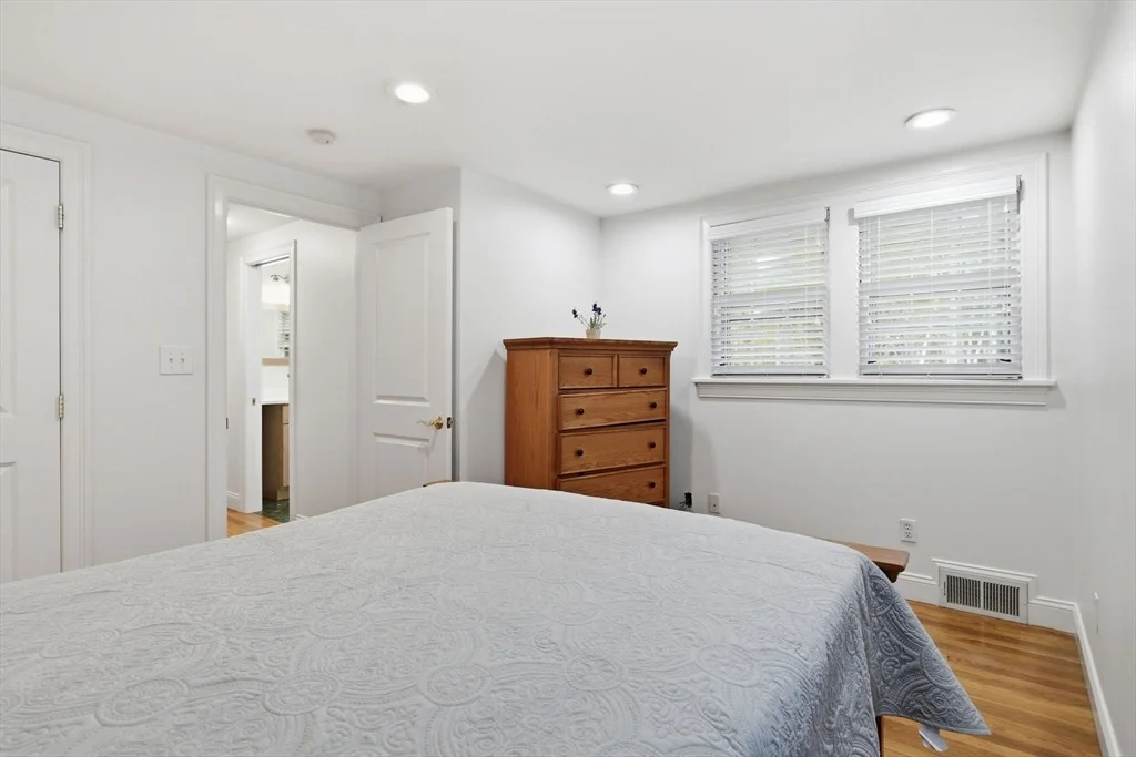 Photo of 22 Rosedale Ave