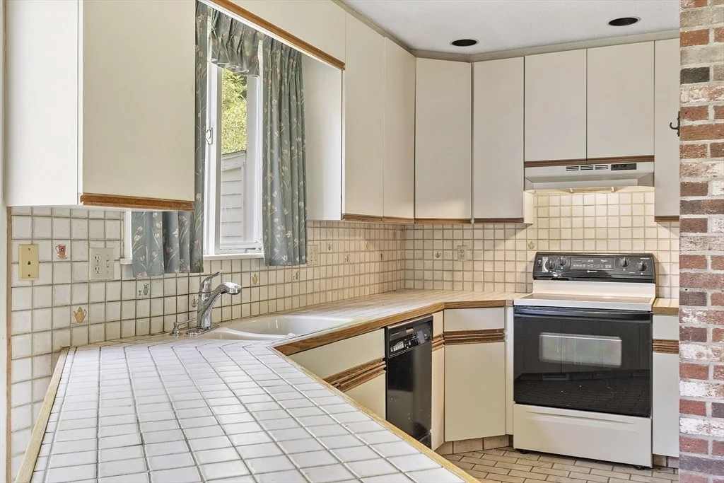 Photo of 245 Elm St