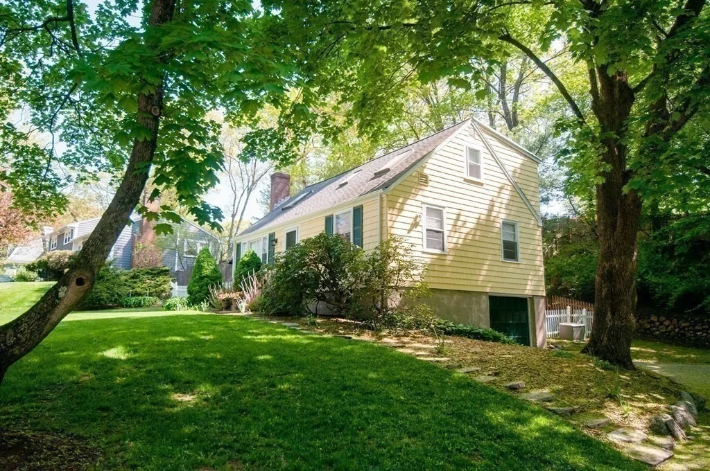 Photo of 23 Lexington Rd
