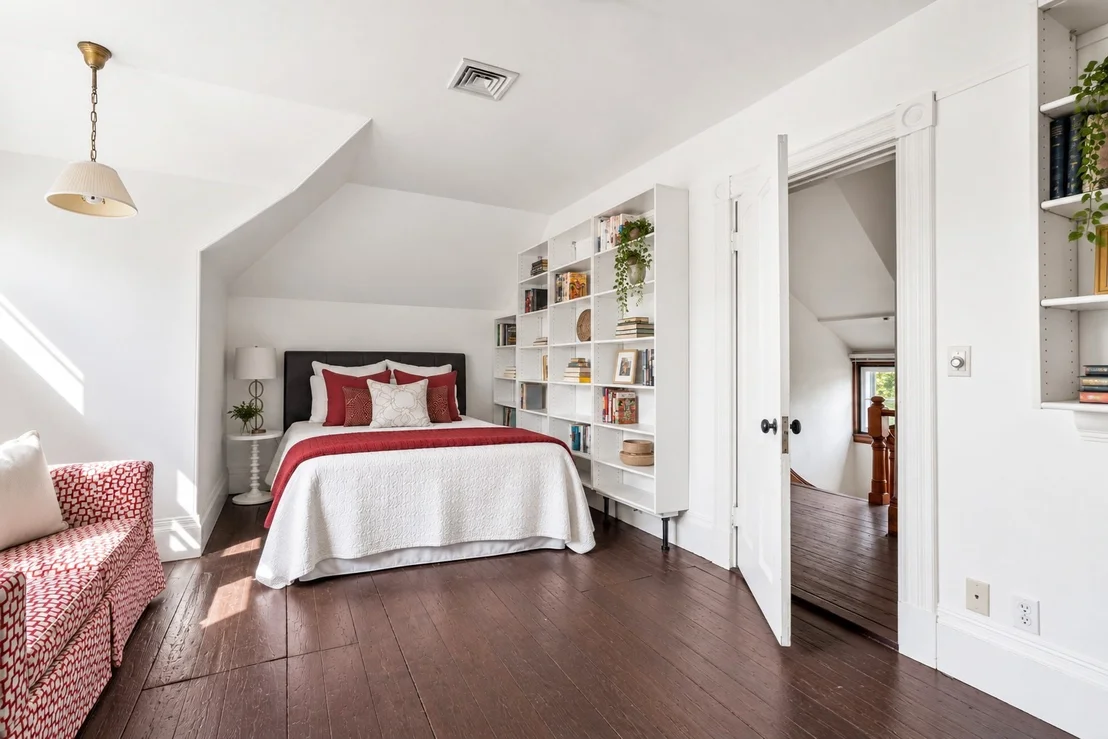 Photo of 6 Mercer Circle