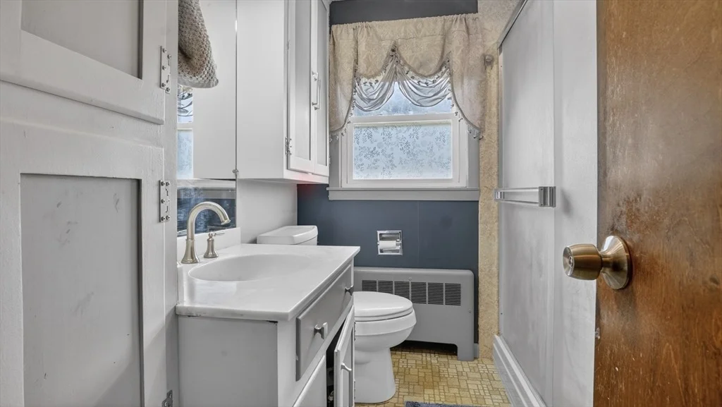 Photo of 31 Shaker Rd