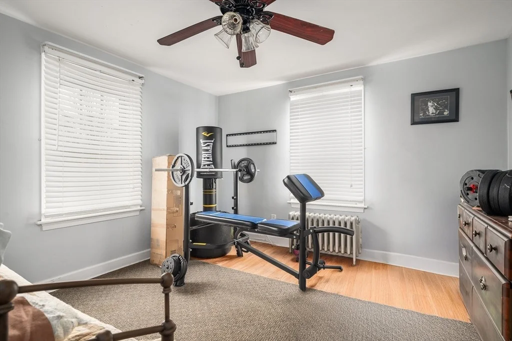 Photo of 1261 Putnam Pike