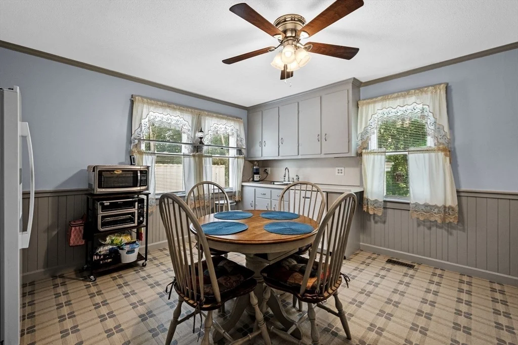 Photo of 123 Forest St