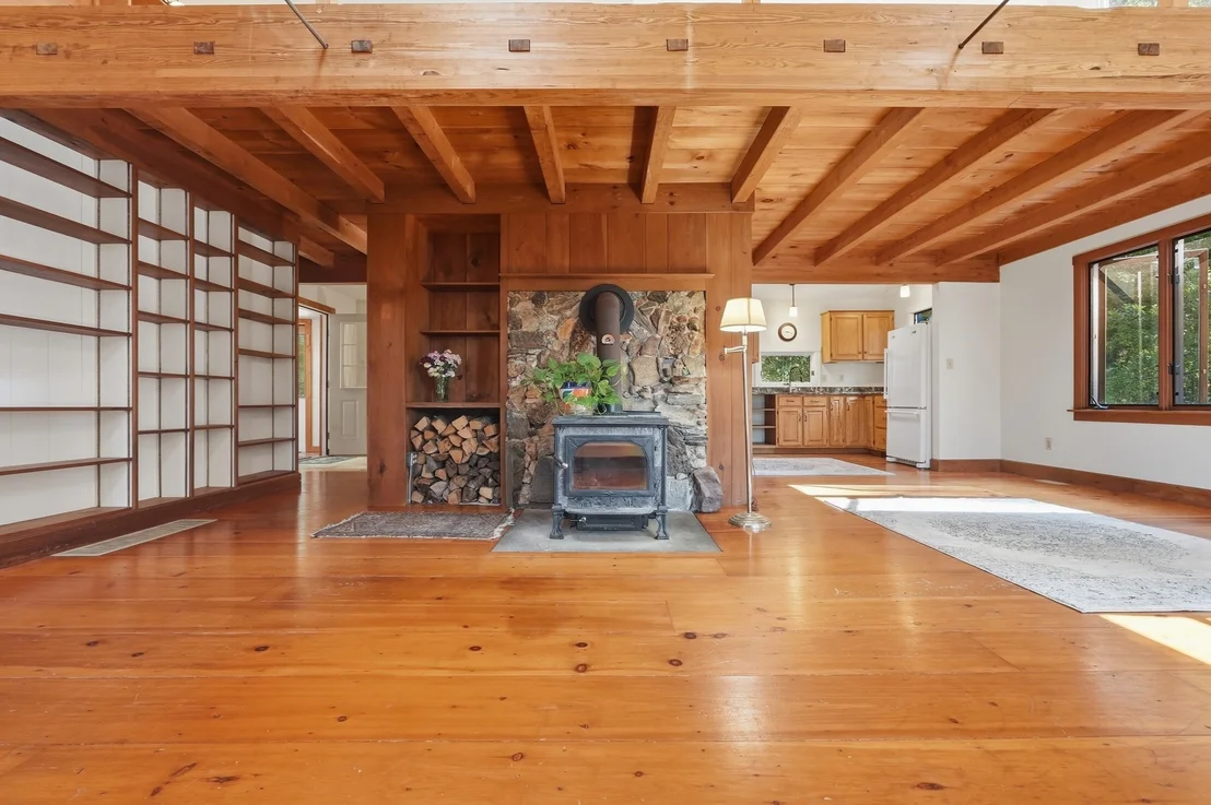 Photo of 488 White Rd