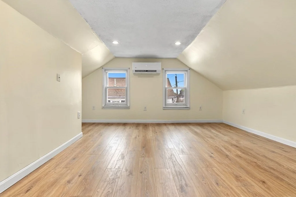 Photo of 31 Vincent