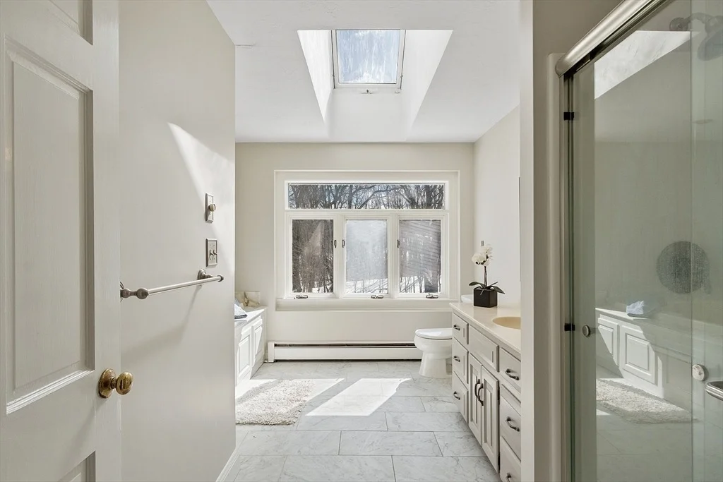 Photo of 7 Meadowbrook Cir