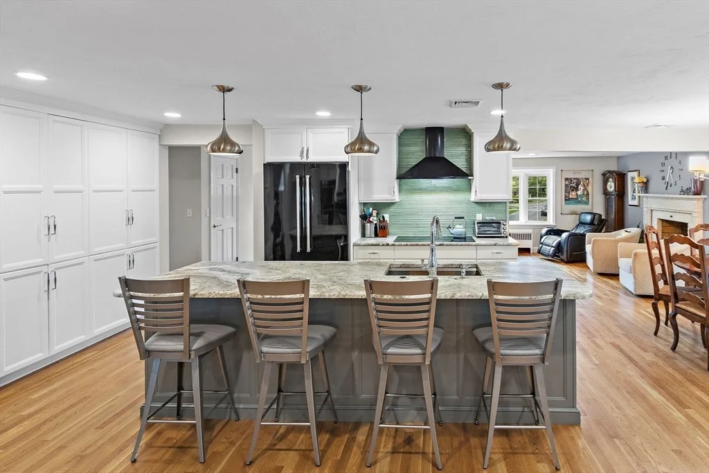 Photo of 145 Meadowbrook Rd