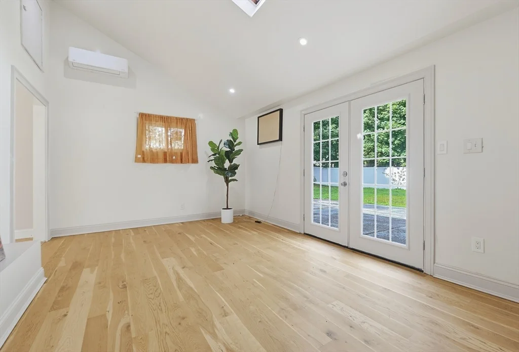 Photo of 14 Lewis Rd