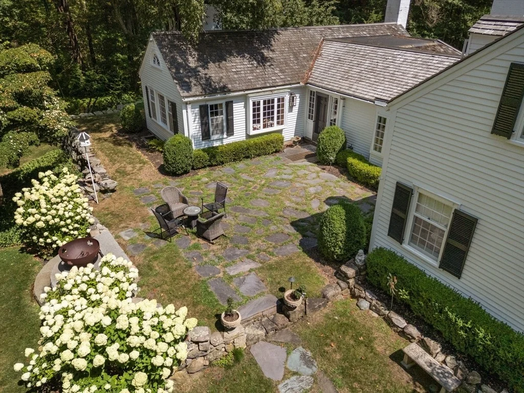Photo of 157 Centre St