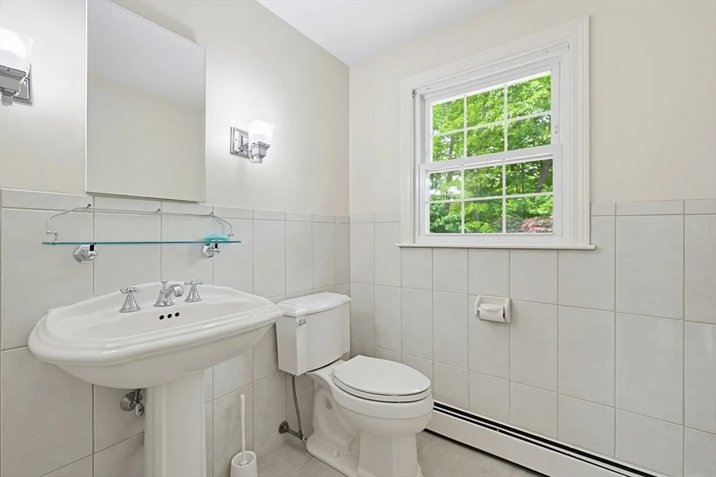 Photo of 7 Cahill Park Dr