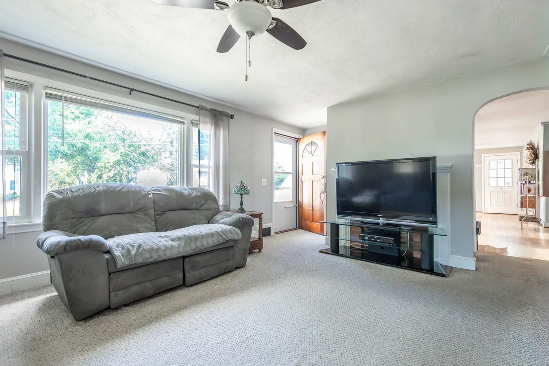 Photo of 9 Byron Ave