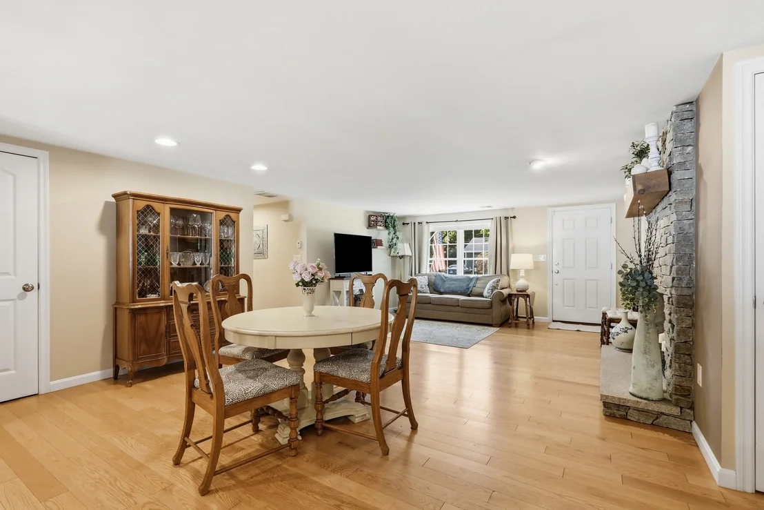 Photo of 33 Westwind Rd.