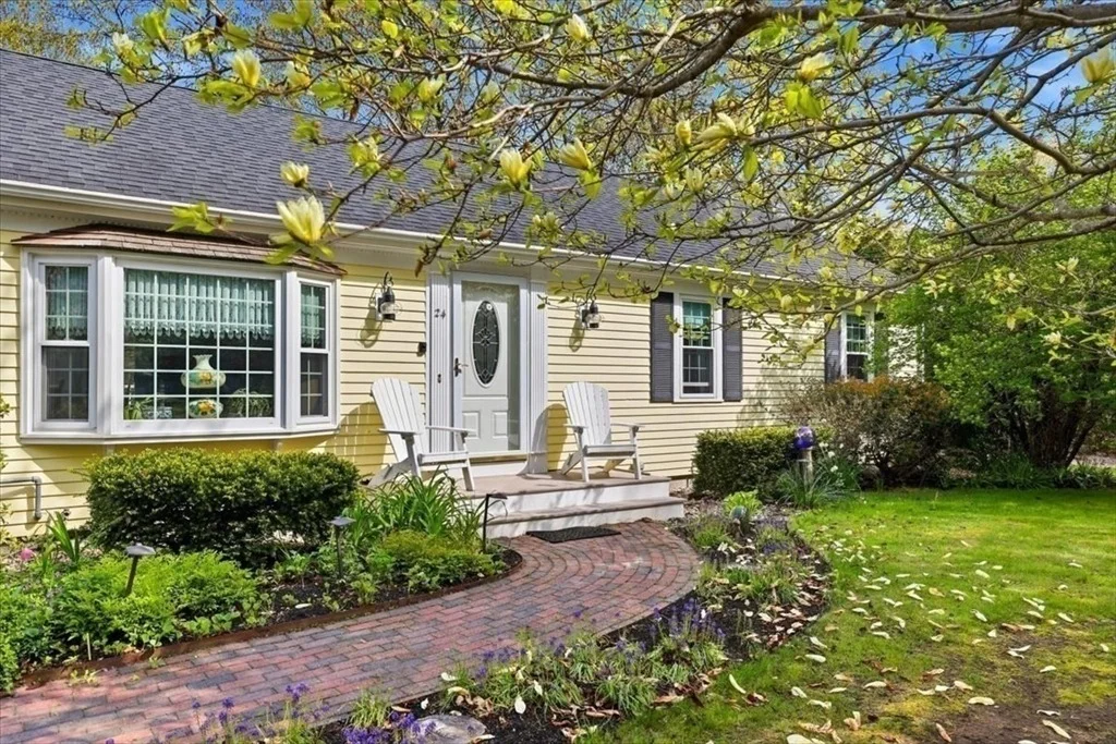 Photo of 24 Starlight Dr