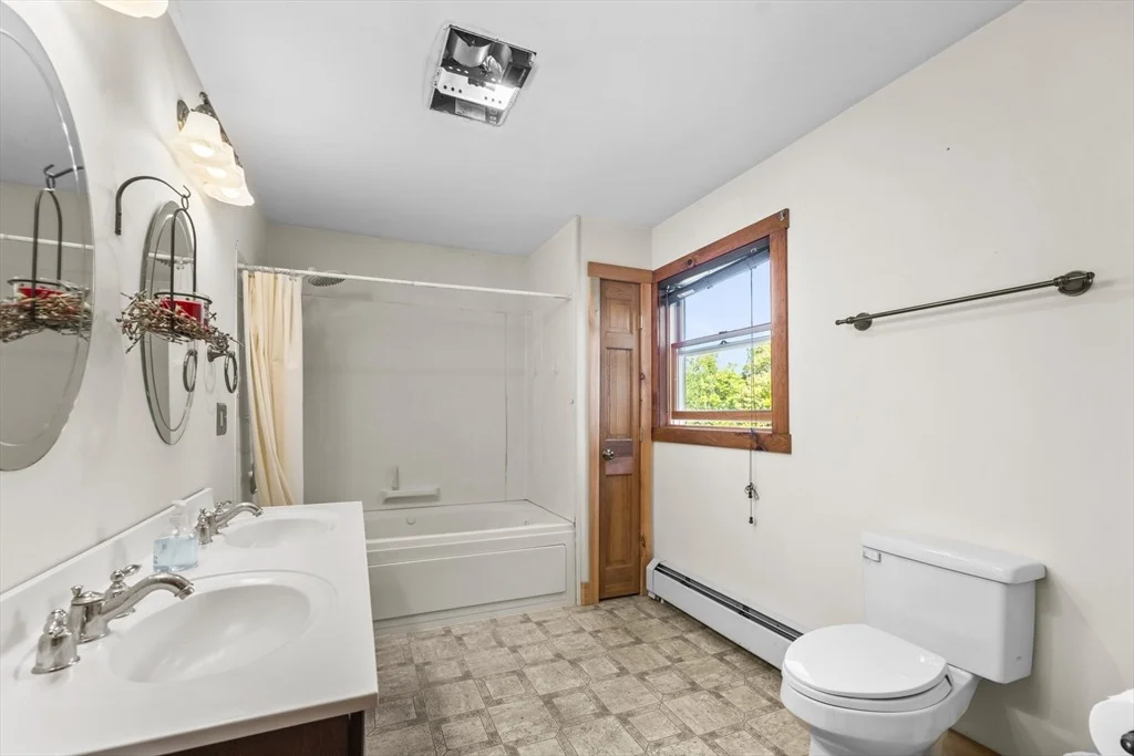 Photo of 52 Washington Rd